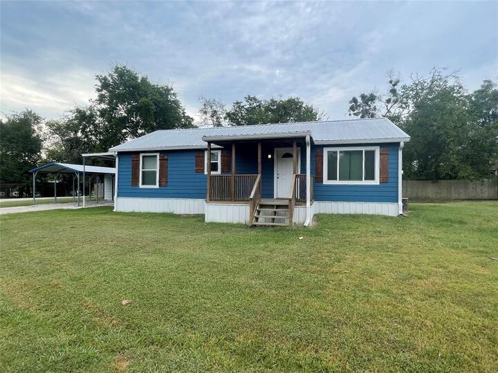 Property Photo: 103 New Street TX 75453