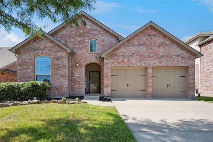 Property Photo: 5201 Datewood Lane TX 75071