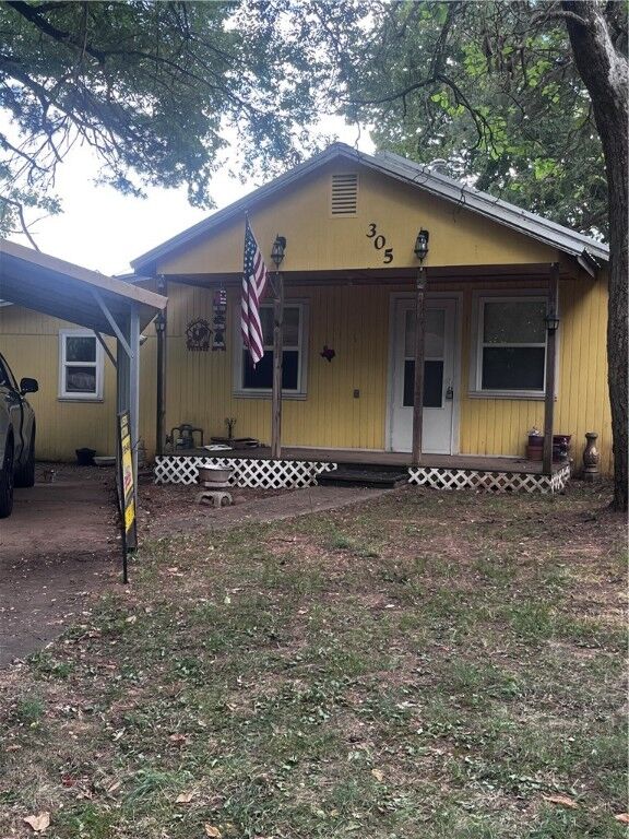 Property Photo: 305 Drake Avenue AR 72740