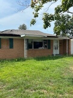 Property Photo:  916 S 13th Place  AR 72758 