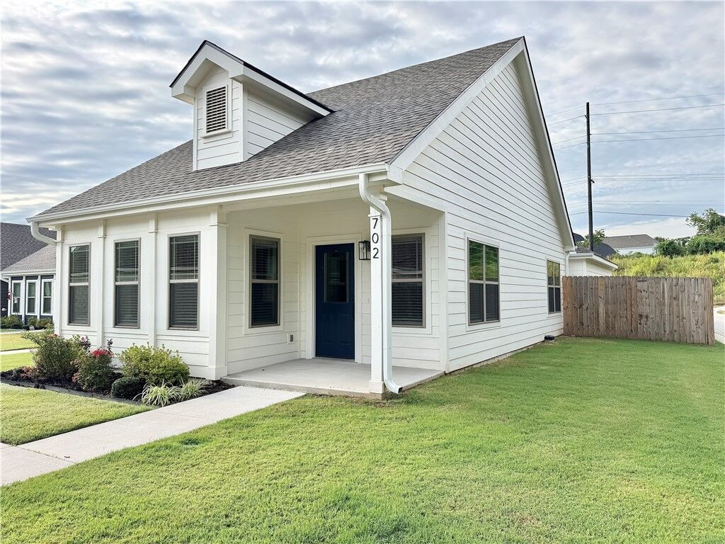 Property Photo: 702 NE Heights Lane AR 72712