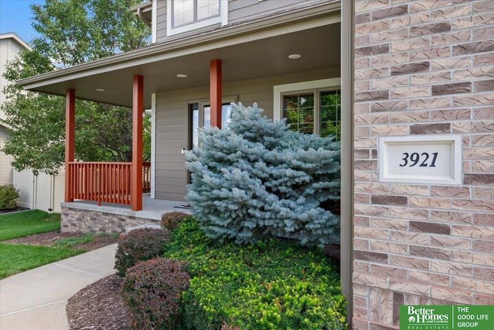 Property Photo: 3921 S 192nd Avenue NE 68130