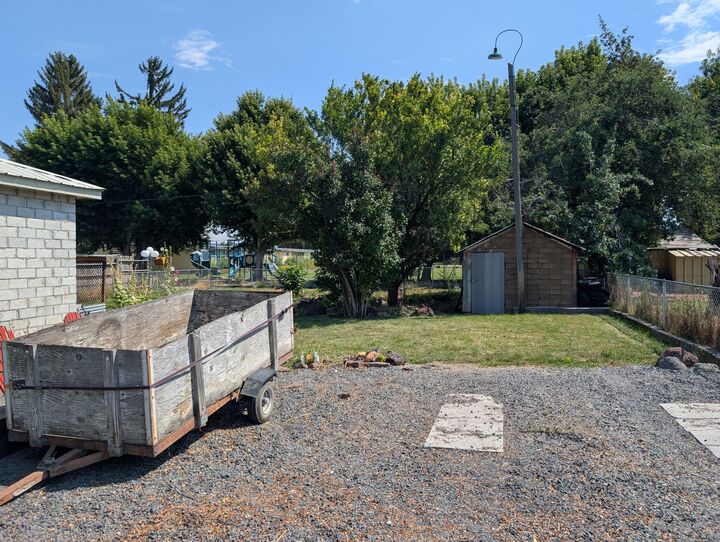 Property Photo: 217 N Washington Street OR 97633