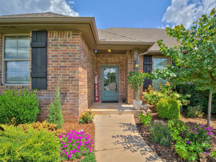 Property Photo: 12052 Acorn Terrace OK 73044