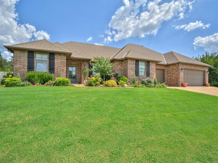 Property Photo:  12052 Acorn Terrace  OK 73044 