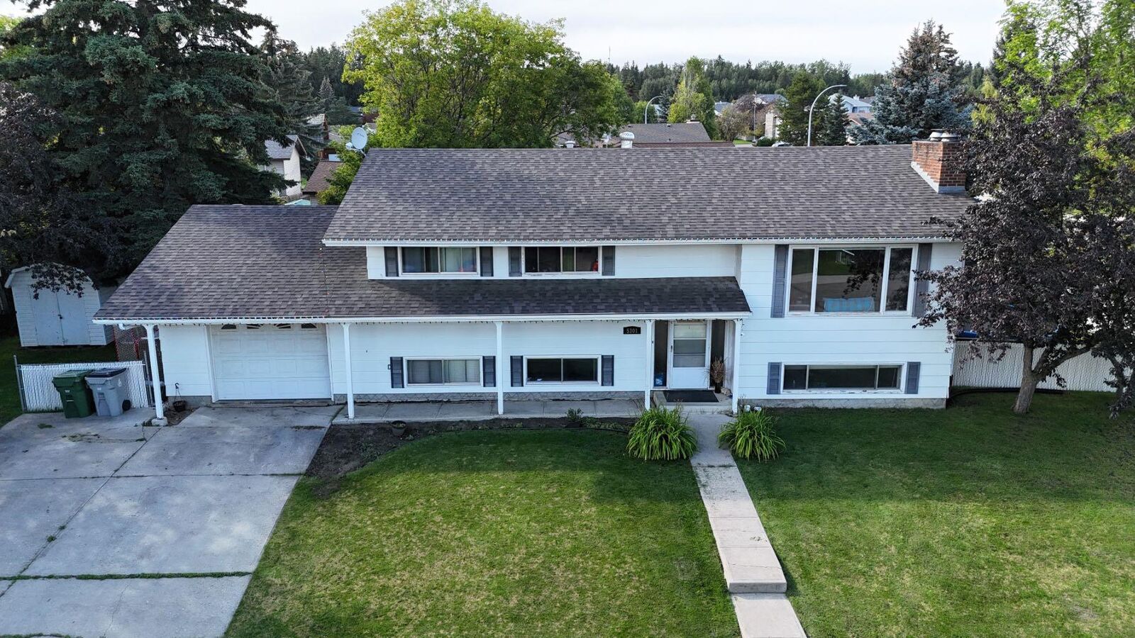 Property Photo:  5301 15 Ave  AB T7E 1H2