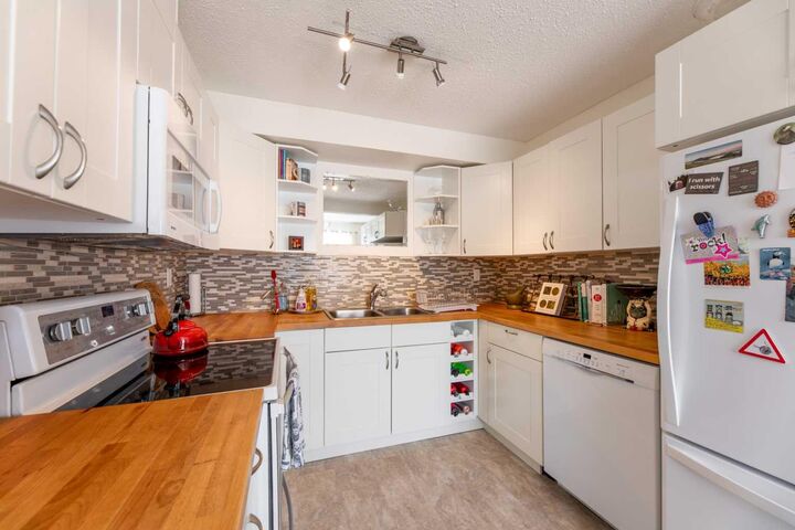 Property Photo:  457 Collinge Road 316  AB T7V 1M2 