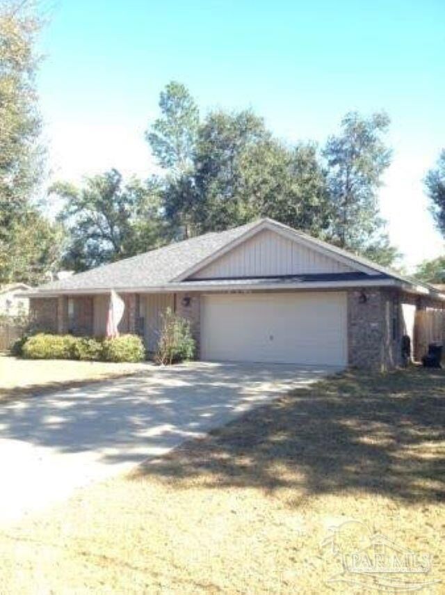 Property Photo: 5558 Pine Ridge Dr FL 32583