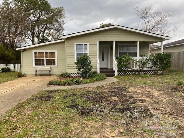 Property Photo: 1405 Watson Ave FL 32502