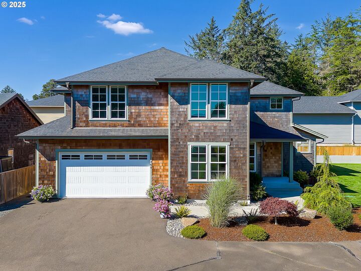 Property Photo: 1360 Sea Ridge Ln OR 97138