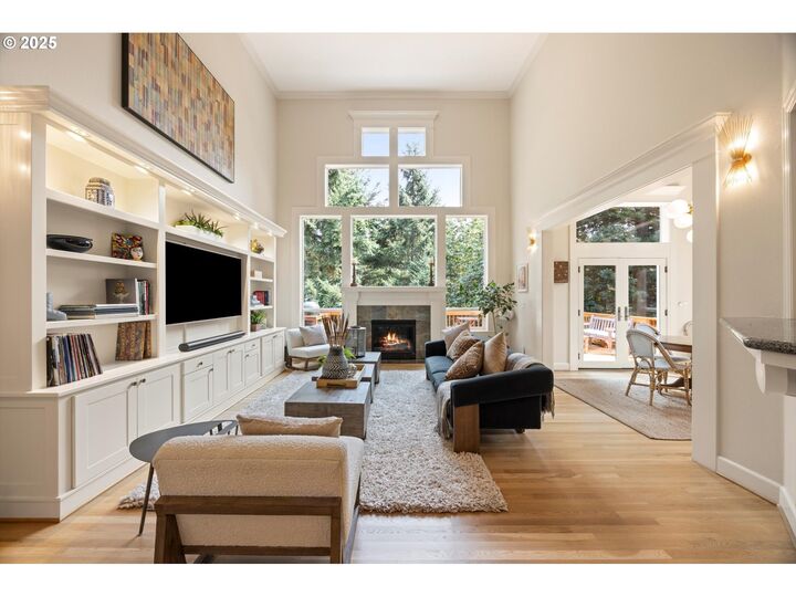Property Photo: 6786 SW Canyon Dr OR 97225
