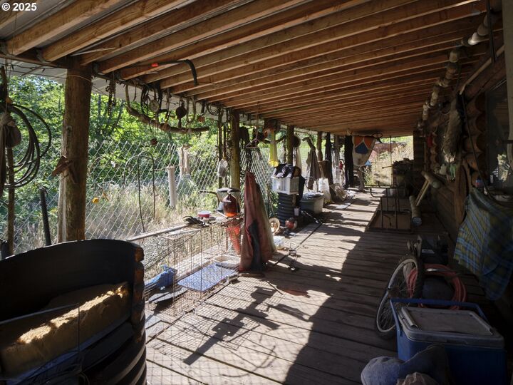 Property Photo: 214 Old Spreadborough Rd WA 98625