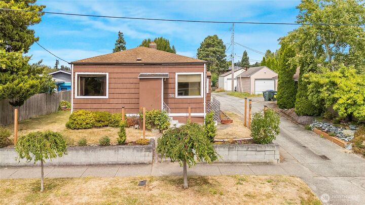710 W North St  Bellingham WA 98225 photo