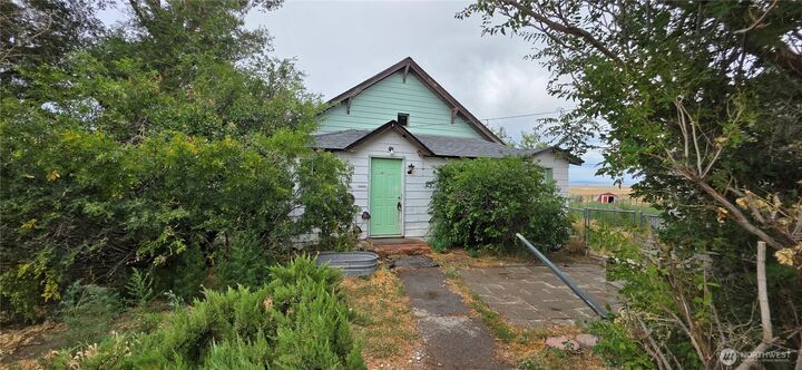 Property Photo:  15841  US 2  WA 98858 