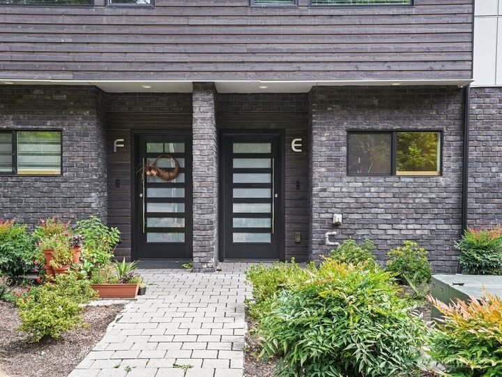 Property Photo: 17338 Bothell Way NE WA 98011