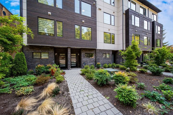 Property Photo: 17338 Bothell Way NE WA 98011