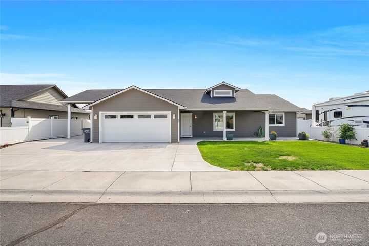Property Photo: 34 Grant Drive WA 98823