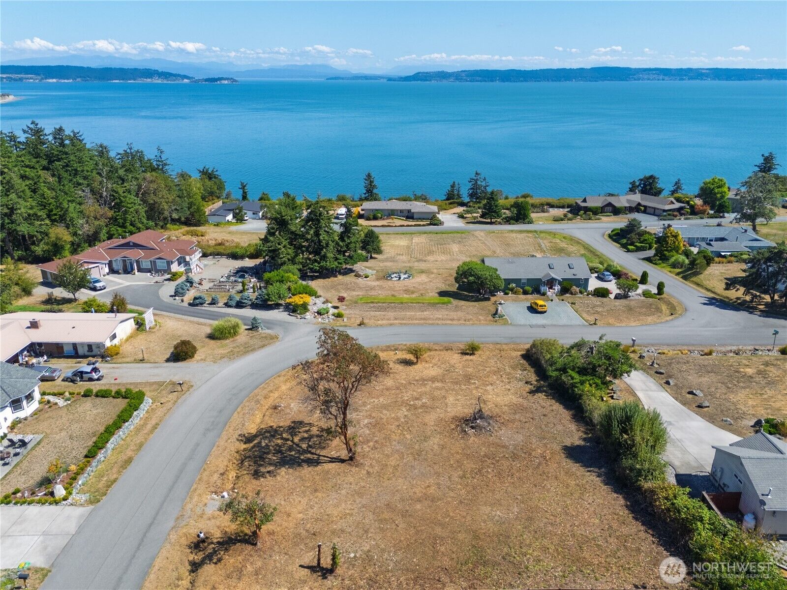 Property Photo:  3  Canterbury Lane  WA 98277 