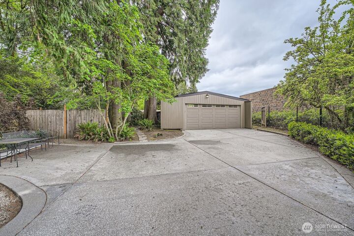 Property Photo: 2851 Evergreen Point Road WA 98039