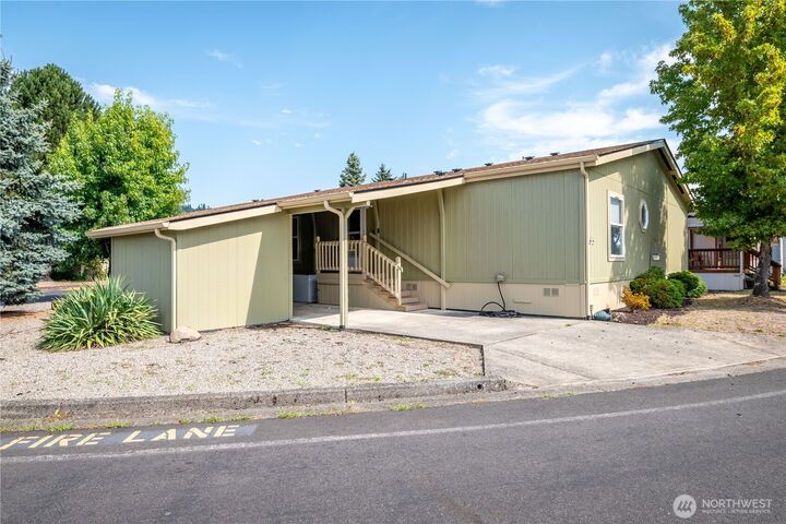 Property Photo: 63 Heritage Boulevard WA 98632