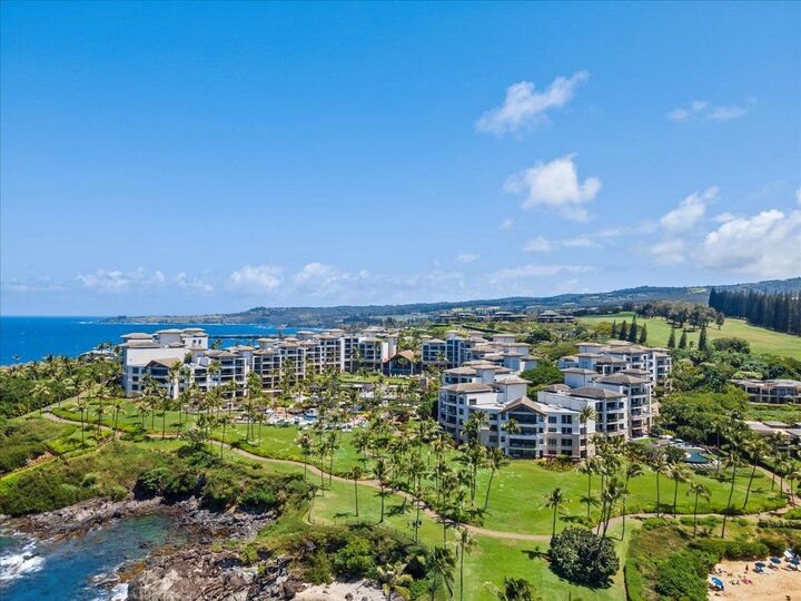 Property Photo:  1 Bay Dr 5104  HI 96761 