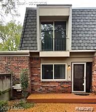 1012 Stratford Lane  Bloomfield Hills MI 48304 photo