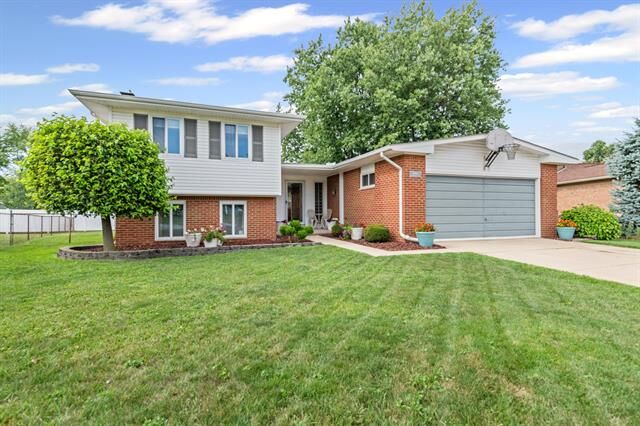 Property Photo: 44018 Bannockburn Drive MI 48187