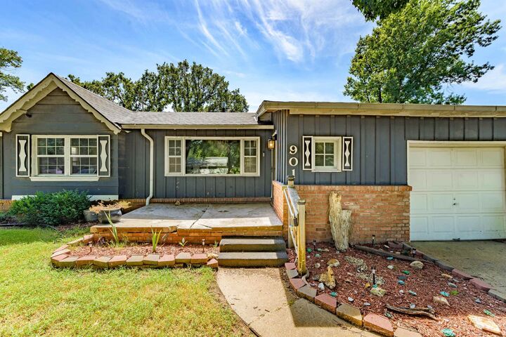 Property Photo: 901 Skyview Dr KS 67042-4172