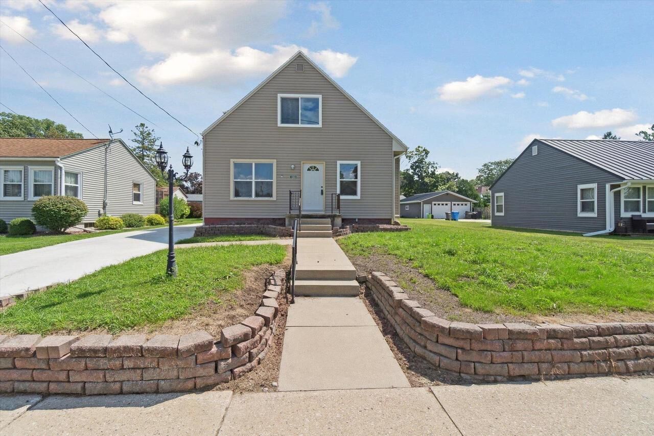 Property Photo:  1313 Utah Street  WI 53094 