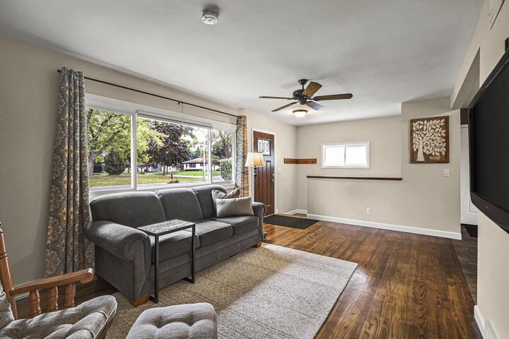 Property Photo:  5421 Admiral Drive  WI 53716 