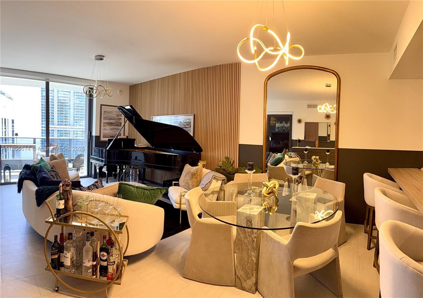 Property Photo: 1000 Brickell Plz 4803 FL 33131