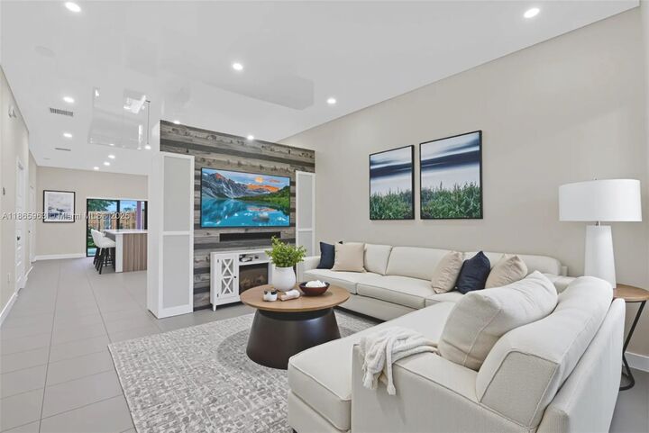 8151 NW 104th Ave 7  Doral FL 33178 photo