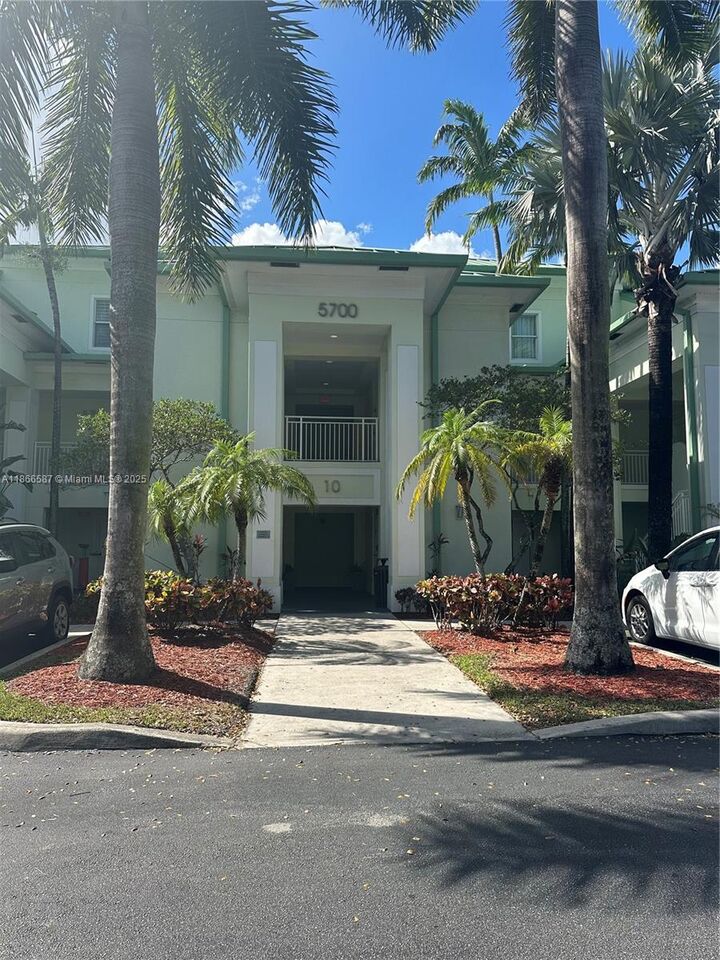 5300 NW 87th Ave 1007  Doral FL 33178 photo