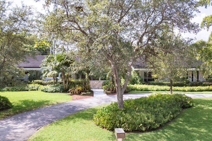 Property Photo: 5780 Las Palmas Dr FL 33156