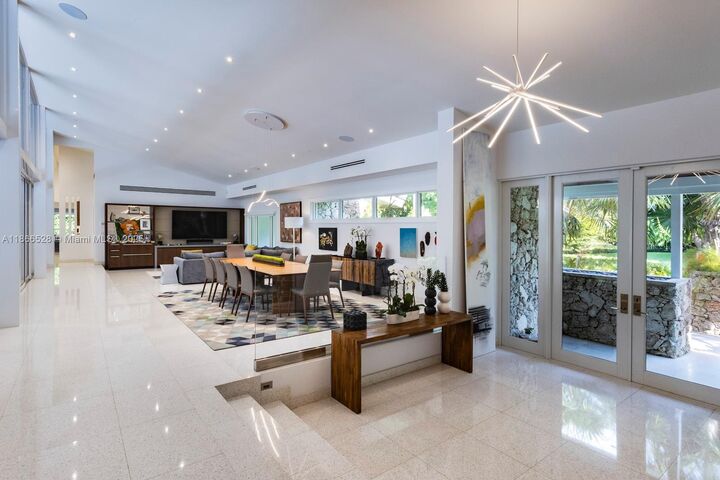 Property Photo:  5780 Las Palmas Dr  FL 33156 