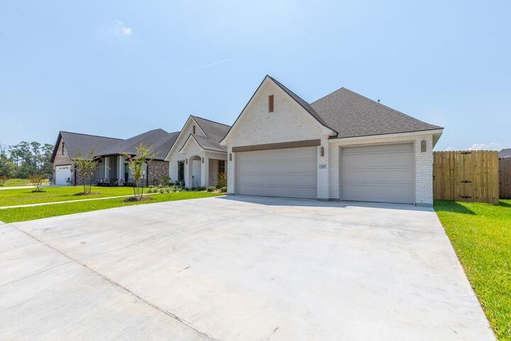 Property Photo: 203 Canary Palm TX 77657