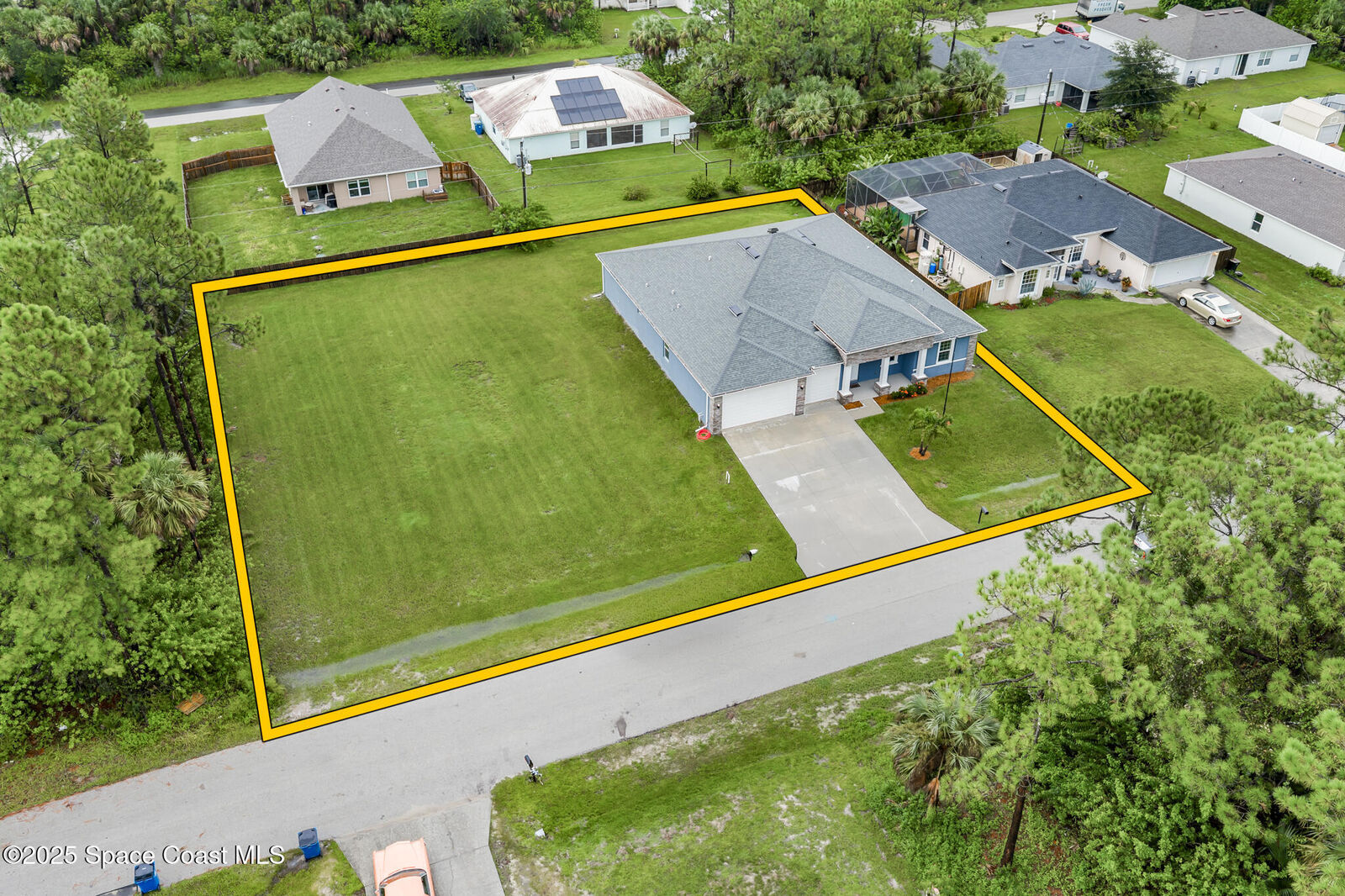 Property Photo:  475 Oceanside Street  FL 32908 
