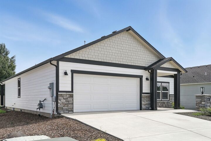 Property Photo: 1226 N High Desert Dr WA 99006