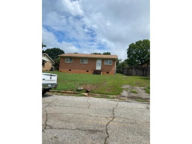 Property Photo: 125 Norris Court SC 29306