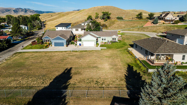 Property Photo: 192 Links Lane WY 82834
