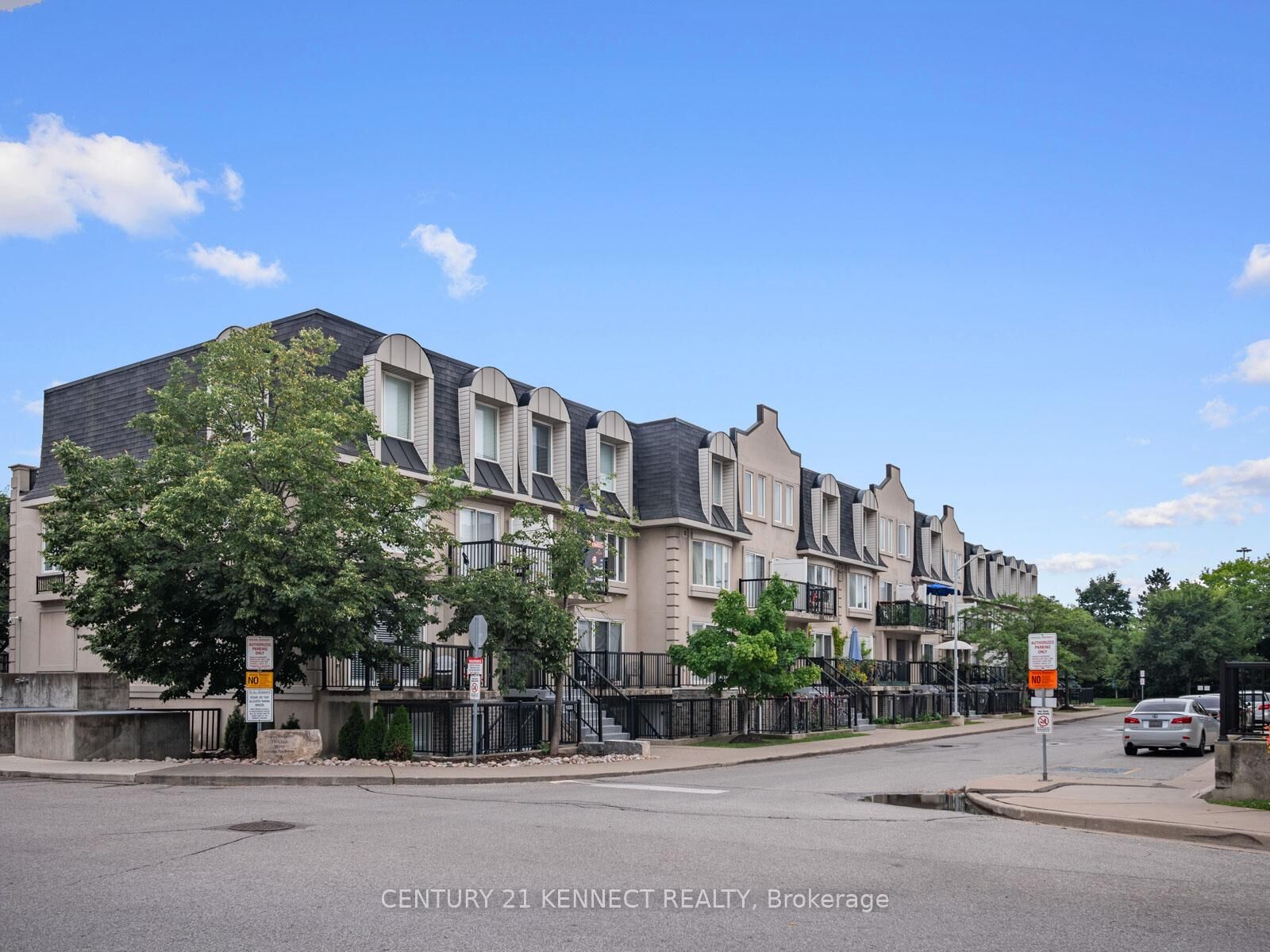 Property Photo: 65 George Appleton Way 2075 ON M3M 2E9