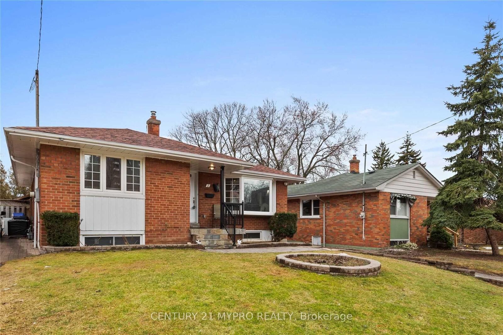 Property Photo: 5 Heatherington Drive Main ON M1T 1N3