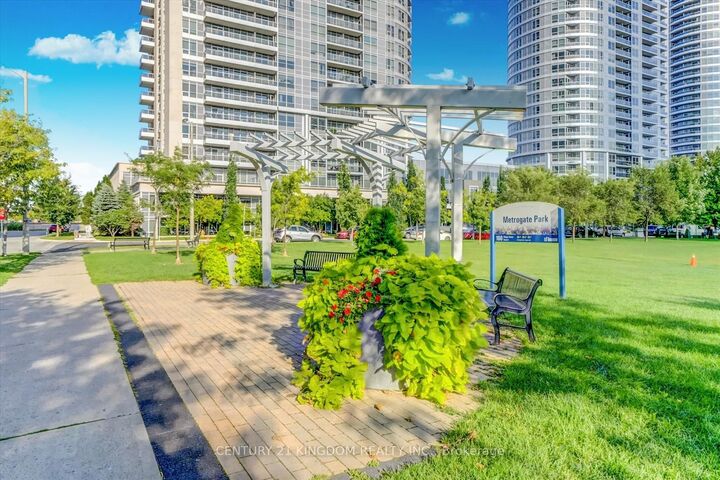 Photo de la propriété:  275 Village Green Square 1423  ON M1S 0L8 