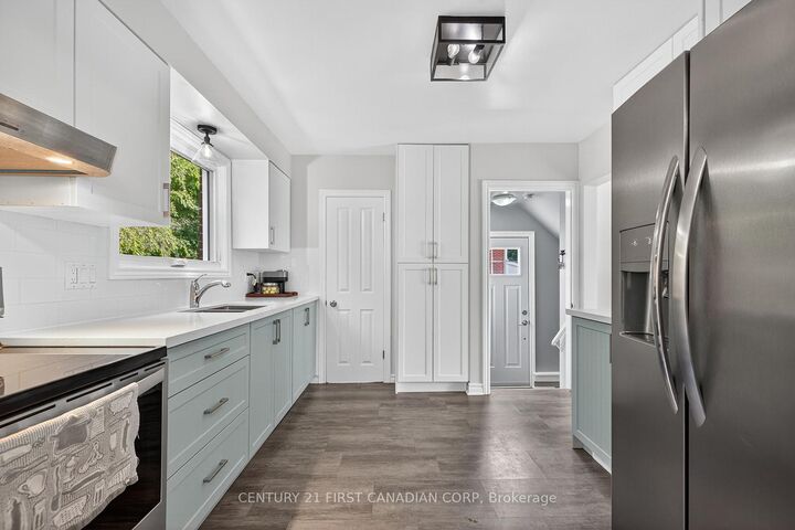 Property Photo: 565 Rington Crescent ON N6J 1Y7