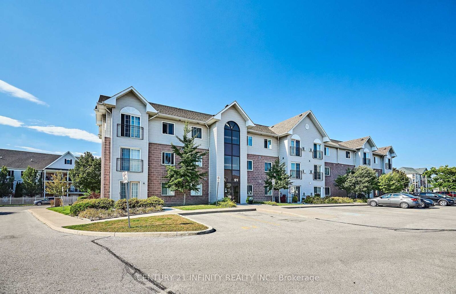 Property Photo: 91 Aspen Springs Drive 306 ON L1C 5J9