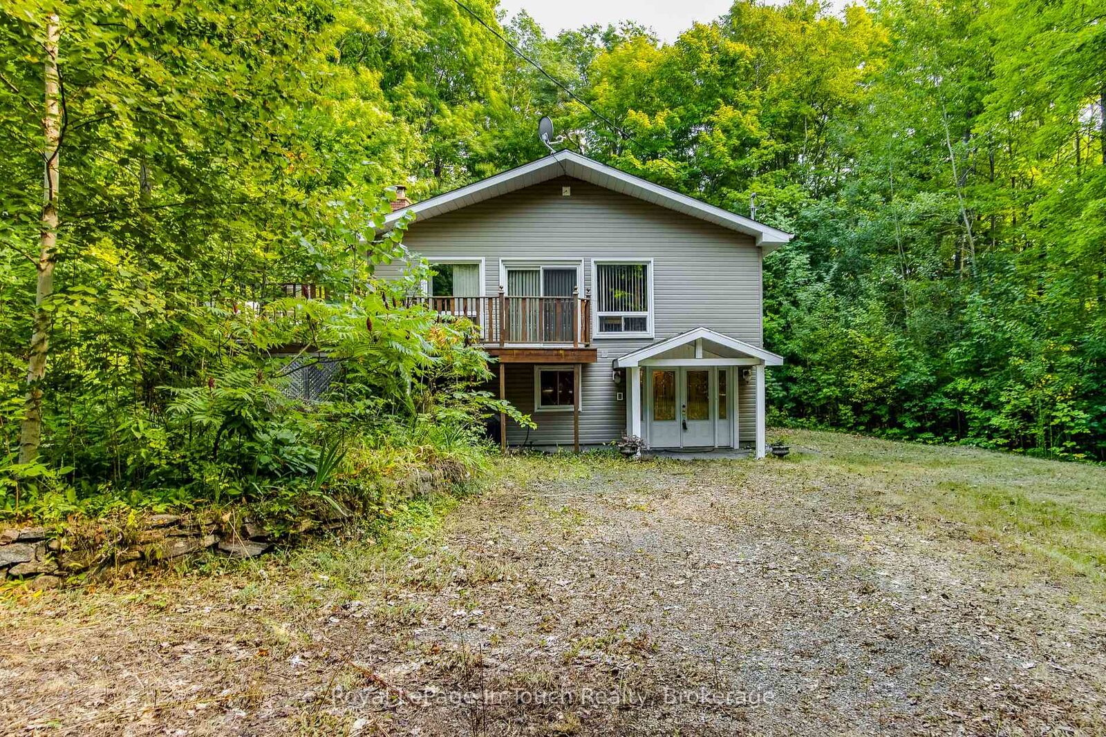 Property Photo: 5 Gary Court ON L9M 0H3