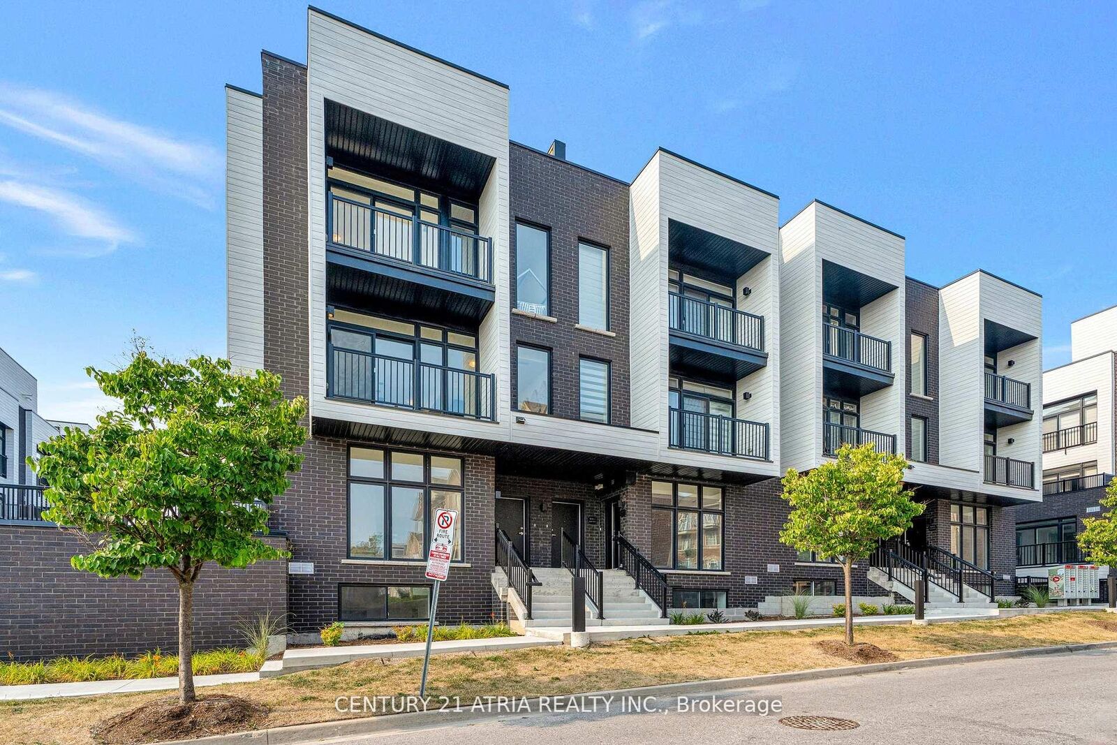 Photo de la propriété:  184 Angus Drive 2  ON L1S 0G5 