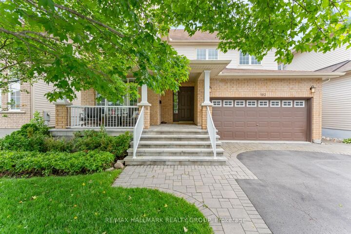 Property Photo: 182 Felicity Crescent ON K1W 0C2