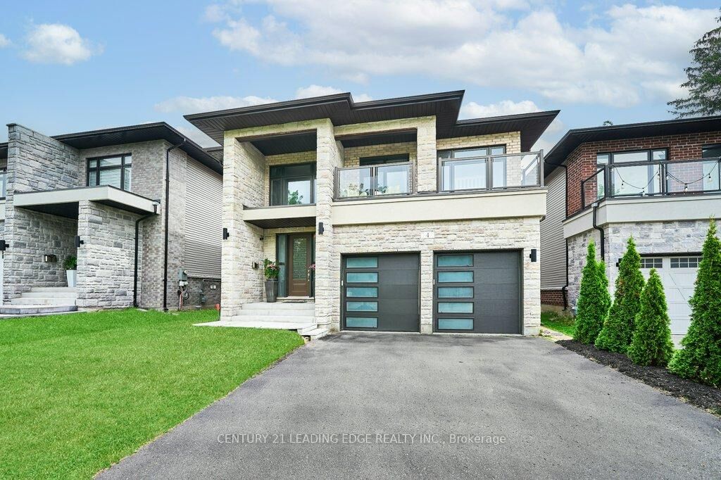 Property Photo:  4 Mann Street  ON L1C 2H5 