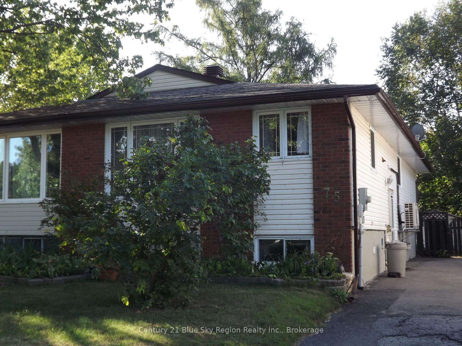 Property Photo:  75 Lovell Avenue  ON P1A 3R7 